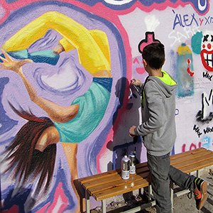taller-graffiti-jovenes-fusteria