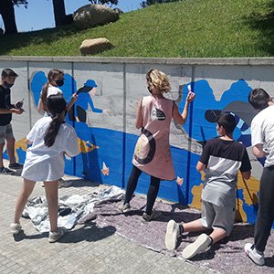 taller-pintura-mural-lliça-inmigracion-1